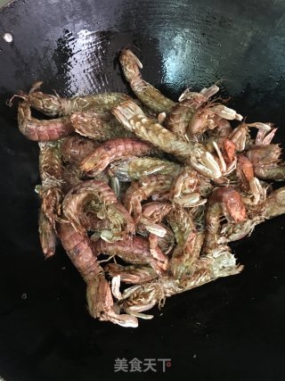 椒盐懒尿虾的做法步骤：7