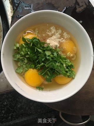 肉末香菜煎蛋的做法步骤：4