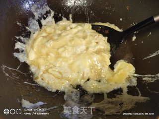 鸡蛋香肠炒饭的做法步骤：3