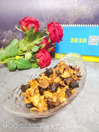 香菇炒鸡胸肉的做法步骤：6