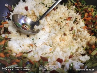 胡萝卜芹菜炒饭的做法步骤：6