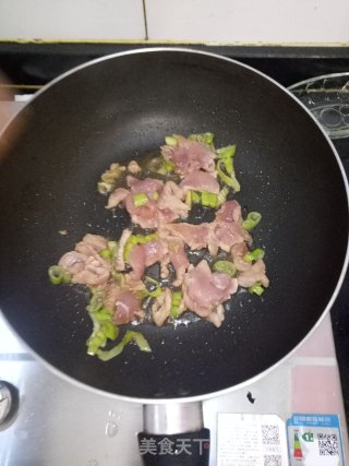 鲜炒西葫芦的做法步骤：2