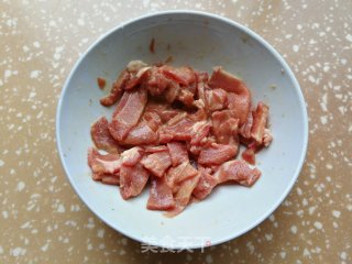 芥菜心炒肉片的做法步骤：1