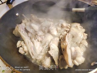 胡萝卜炖鸭肉的做法步骤：5