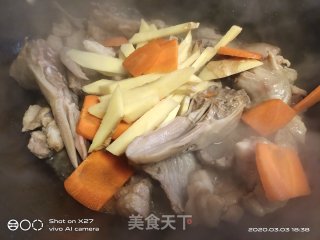 胡萝卜炖鸭肉的做法步骤：8