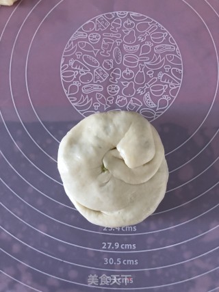 葱花饼的做法步骤：8
