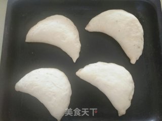 月牙肉松面包的做法步骤：14