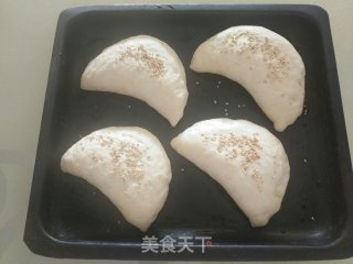 月牙肉松面包的做法步骤：16
