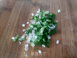 虾皮紫菜汤的做法步骤：1