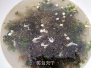 虾皮紫菜汤的做法步骤：5