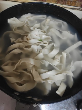 油泼手擀面+金针菇汤面的做法步骤：15
