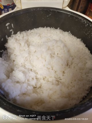 胡萝卜香肠蛋炒饭的做法步骤：2