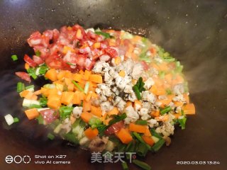 胡萝卜香肠蛋炒饭的做法步骤：3