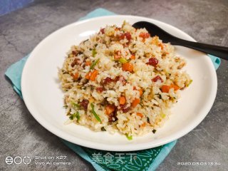 胡萝卜香肠蛋炒饭的做法步骤：9