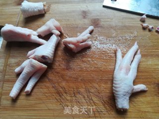 红烧鸡爪的做法步骤：2