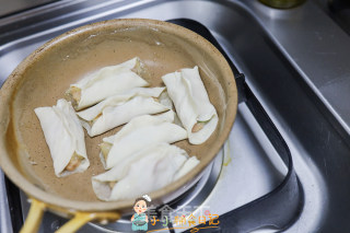 10个月以上辅食开放式煎饺的做法步骤：3