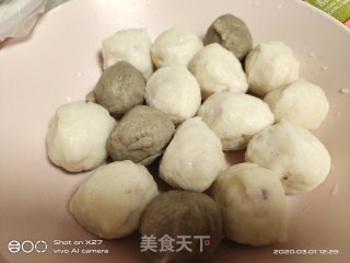 香辣咖喱鱼丸的做法步骤：1