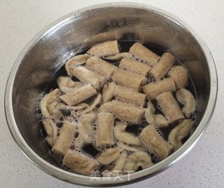 豆肠混炒的做法步骤：1