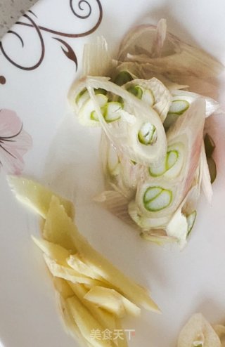豆肠混炒的做法步骤：4