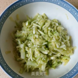 西葫芦鸡肉包的做法步骤：2