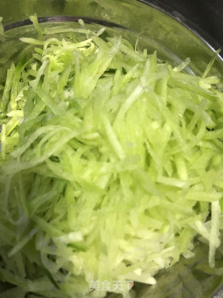 萝卜丝虾汤的做法步骤：1