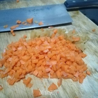 什锦炒饭的做法步骤：1