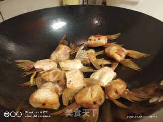 红烧巴沙鳍鱼的做法步骤：2