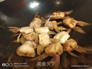 红烧巴沙鳍鱼的做法步骤：3