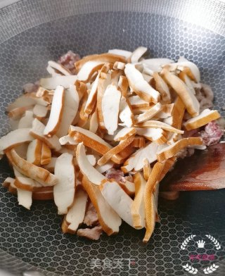 小炒豆干的做法步骤：4
