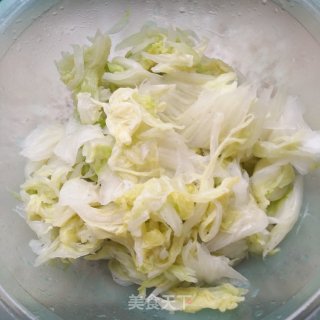 五花肉炒白菜的做法步骤：1