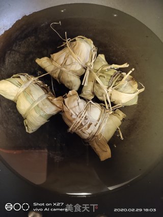 油炸粽子的做法步骤：1