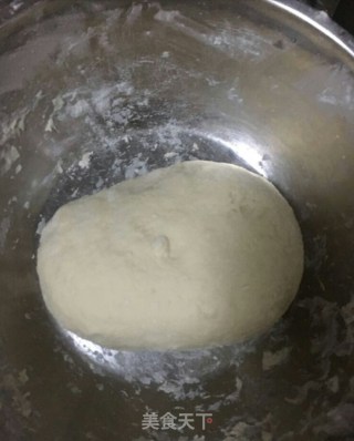 玉米肉馅蒸饺的做法步骤：1