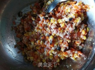 玉米肉馅蒸饺的做法步骤：5