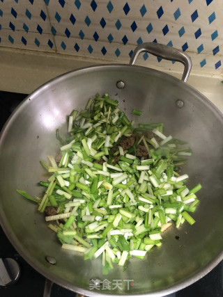 牛肉韭黄炒笋丝的做法步骤：8