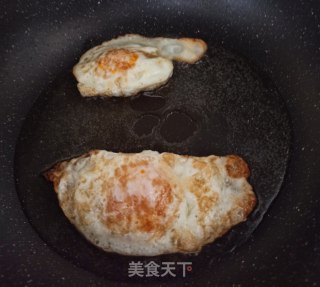 青菜荷包蛋汤面的做法步骤：3