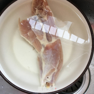 腊兔肉炒笋尖的做法步骤：2