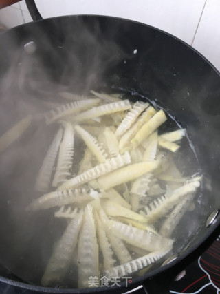 腊兔肉炒笋尖的做法步骤：7