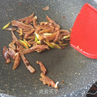 腊兔肉炒笋尖的做法步骤：12