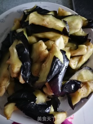 肉末茄子的做法步骤：1