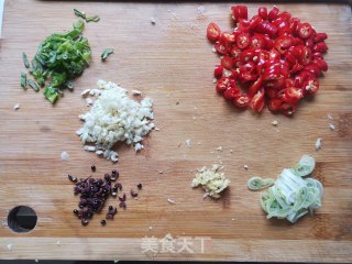 私房水煮肉片的做法步骤：1