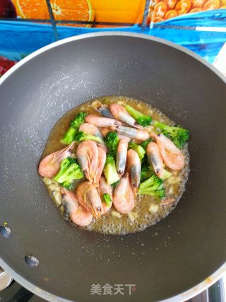 蒜香大虾西蓝花的做法步骤：13