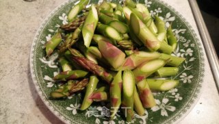 喼汁焖绿芦笋的做法步骤：1
