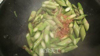 喼汁焖绿芦笋的做法步骤：4