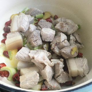 剁椒烧肉炖土豆的做法步骤：6