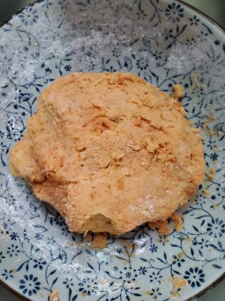 黑芝麻馅红薯饼的做法步骤：2