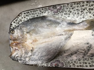 红烧黄花鱼的做法步骤：4
