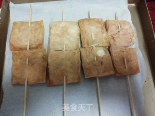 蒜蓉烤油豆腐的做法步骤：2
