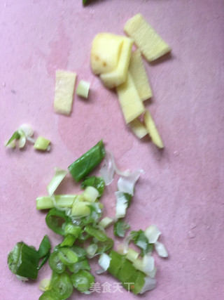 盐水河虾的做法步骤：2