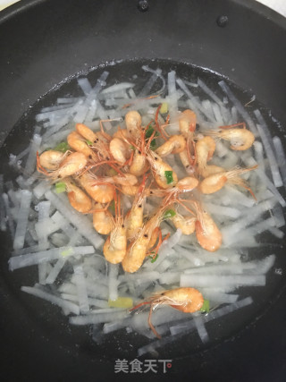 萝卜丝河虾汤的做法步骤：4