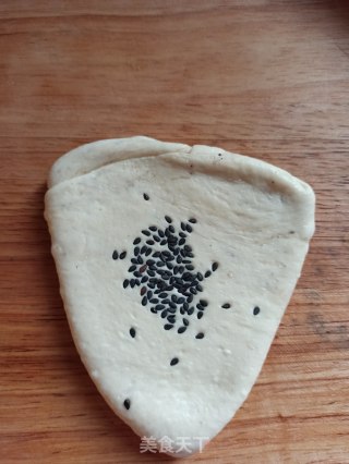 家常三角烧饼的做法步骤：12